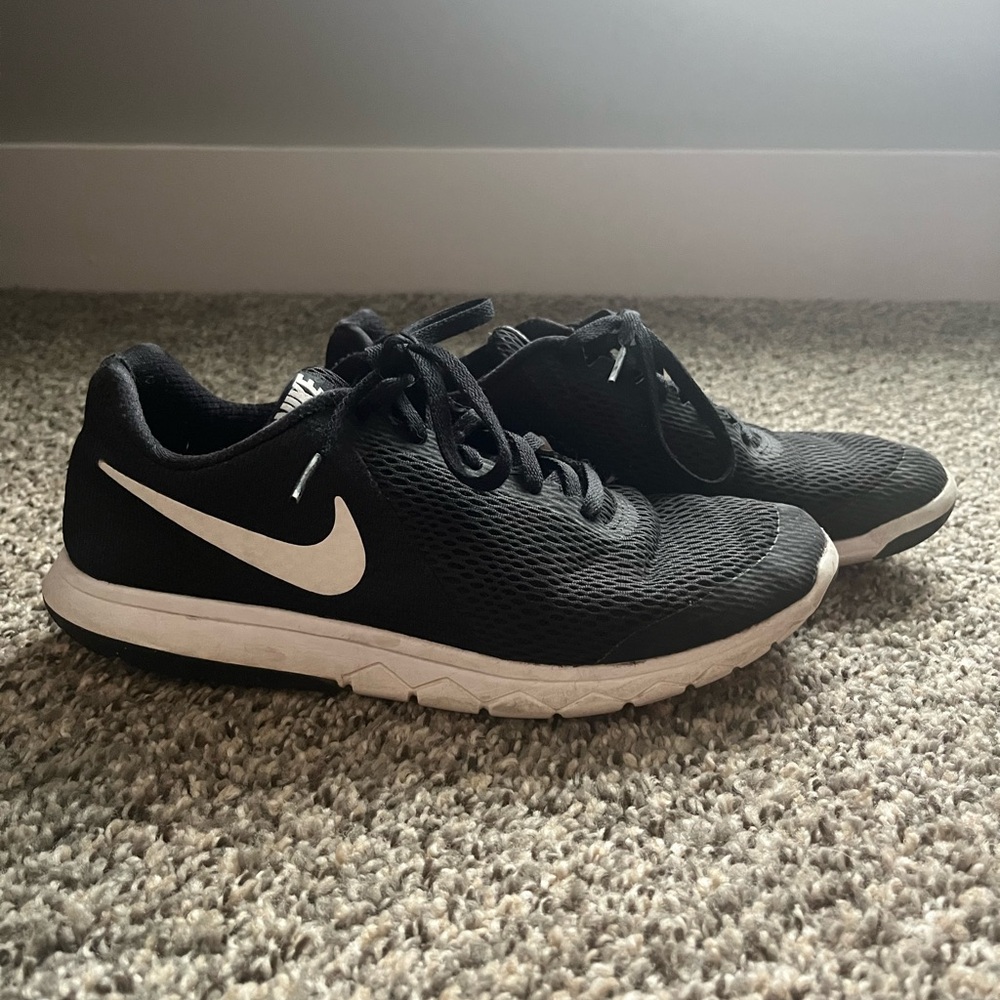 Nike Flex Experience RN 6 - Black and White Athletic Shoes